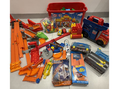 USED BOARD GANES & TOYS