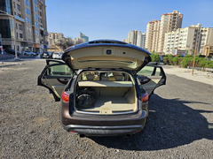 Infiniti QX70S 2014 (V8)