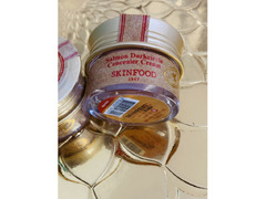 Salmon dark circle concealer eye cream