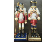 🎄 Selling Christmas decorations in great condition!🎁