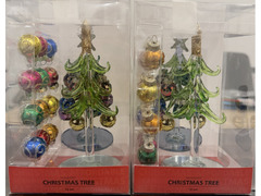 🎄 Selling Christmas decorations in great condition! 🎁