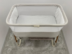 Mamas and Papa’s Lua bedside crib