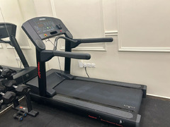 Life Fitness 95T Treadmill – Commercial Grade (Elevation Series)