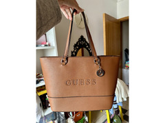 GUESS BROWN BAG 30X25CM