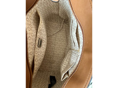 GUESS BROWN BAG 30X25CM